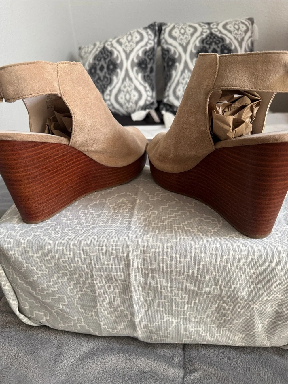 Kenneth Cole Reaction Neutral Suede Open-Toe Wedge Sandals